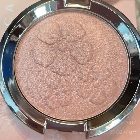 2 for $50 - BECCA - Shimmering Skin Perfector - Rose Quartz Limited Edition - Picture 4 of 6